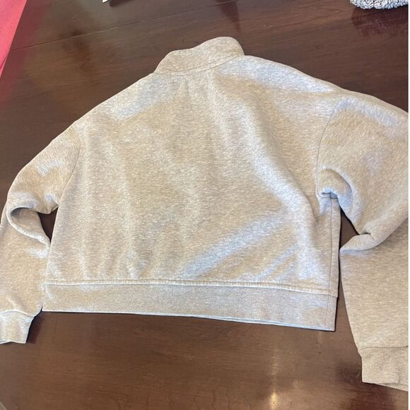 BDG Urban Outfitters Womens Cropped Sweatshirt Small Pull Over Gray Casual EUC - Picture 9 of 11